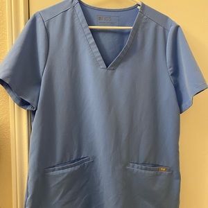 Figs Casma scrub top ceil blue